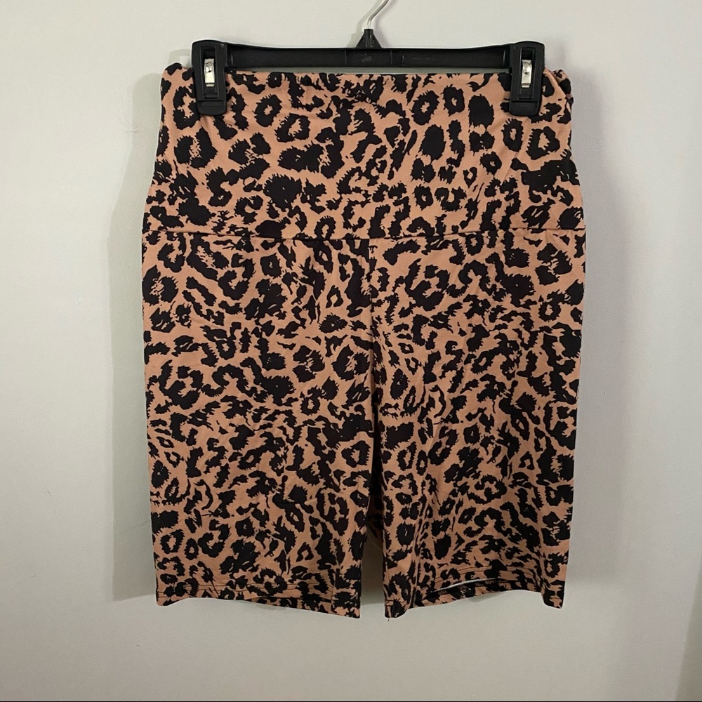 NWOT Leopard print bike shorts